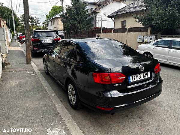 Volkswagen Jetta 1.6 TDI CR DPF Comfortline - 6