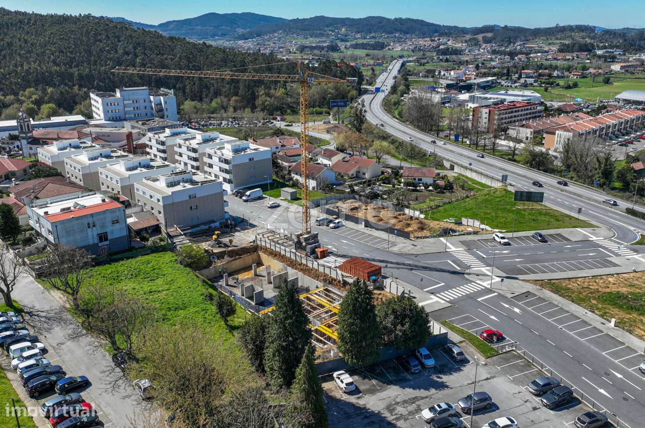 Apartamento T2 direito no Piso 1A c/ 149m² - Nogueira, Braga-10