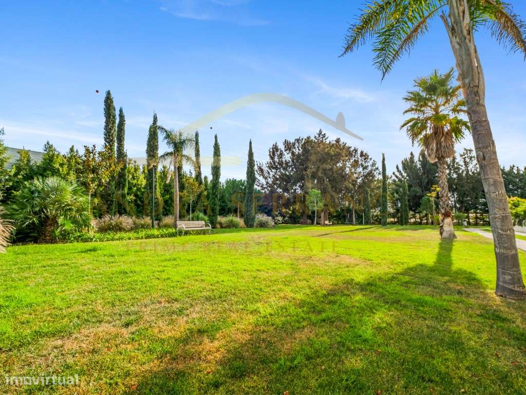 Duplex T6 com 400m2 de área na Quinta da Beloura, box independente-45