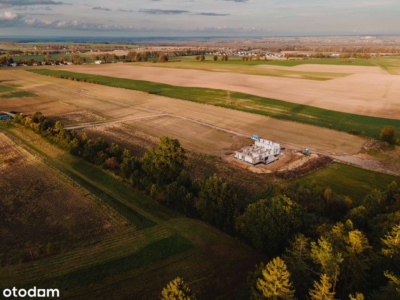Działka budowlana w malowniczej lokalizacji-3