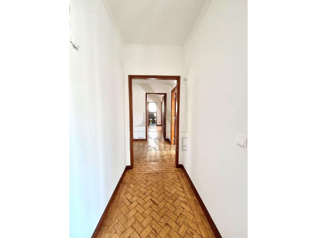 Apartamento T4 no Bairro Norton de Matos-5