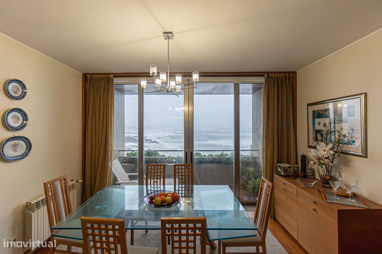 T2 no Último Piso | Condomínio Privado com Piscina | Vista Mar-14