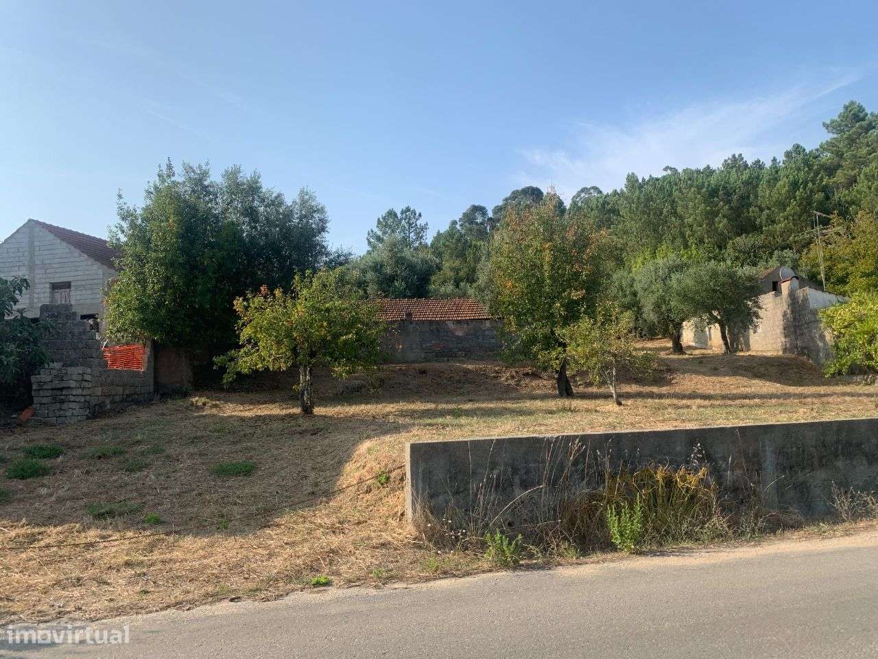 Lote para construção - Grande imagem: 2/3