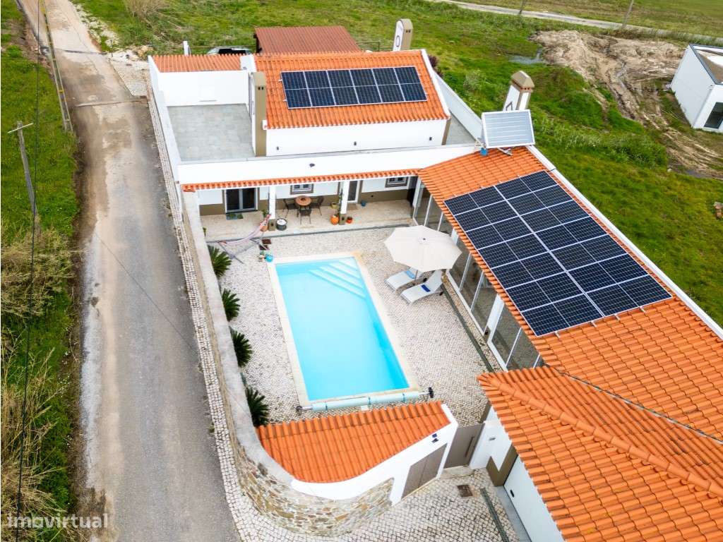 Moradia T3 com Piscina e Próxima do Mar na Serra do Bouro-28
