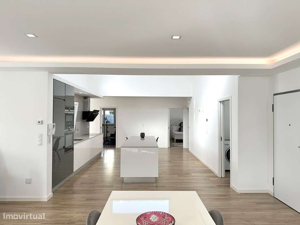 Moradia T3 a Venda em Azeitão com Vista para a Serra da Arrábida - Grande imagem: 4/46