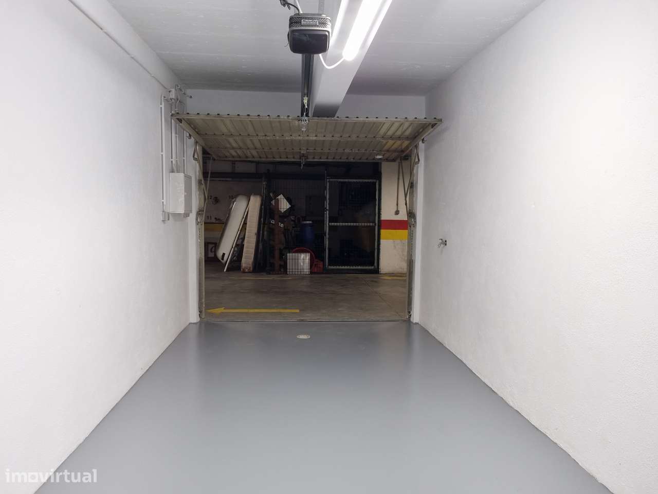 Vende-se garagem box  no centro de Alcabideche.-6