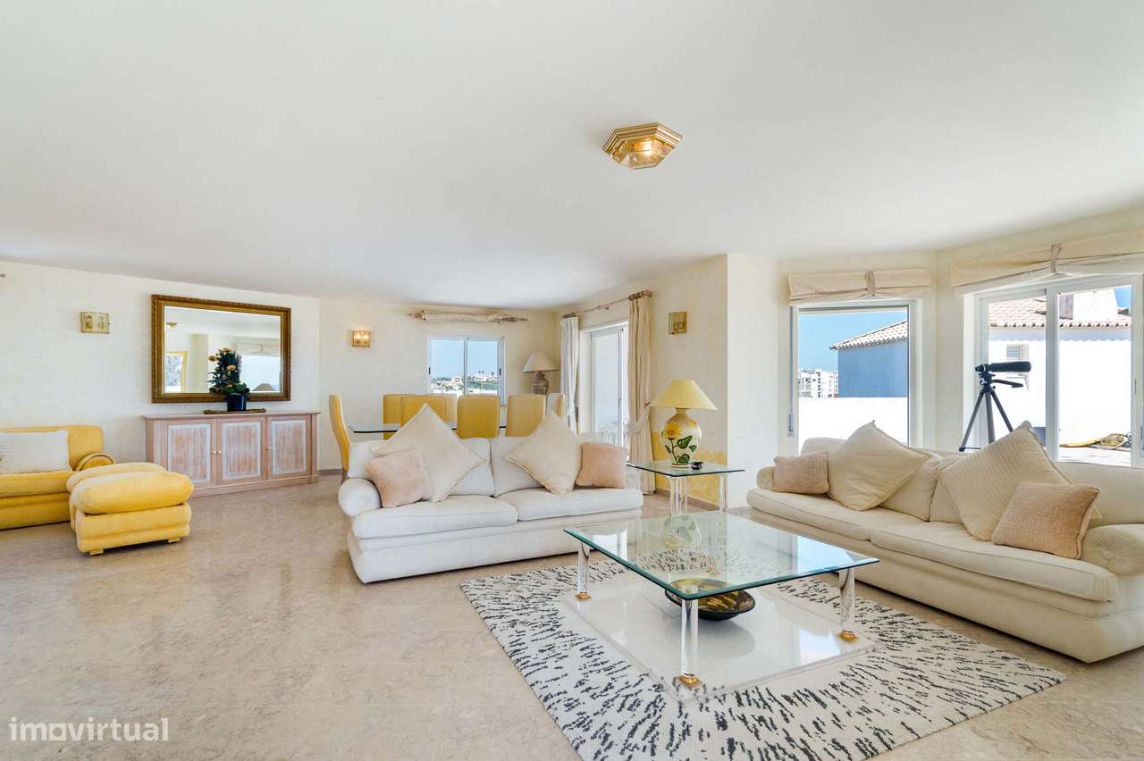 Penthouse Excecional com Amplo Terraço e Vistas Panorâmicas para o Mar-12