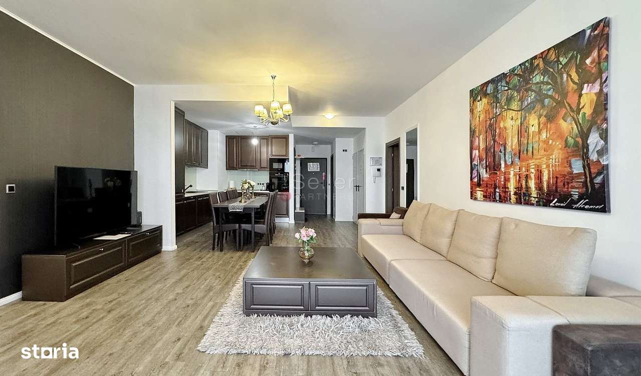 Priveliste spre masivul Postavarul - Imagine principală: 3/16