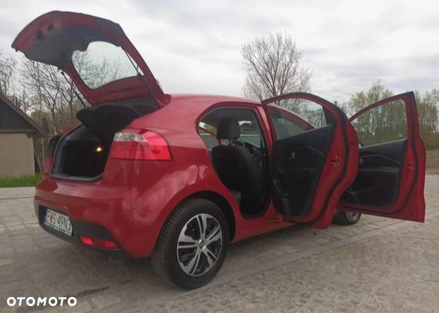 Kia Rio 1.2 Attract - 14