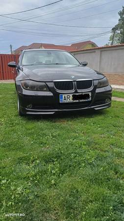 BMW Seria 3 320d Touring - 3