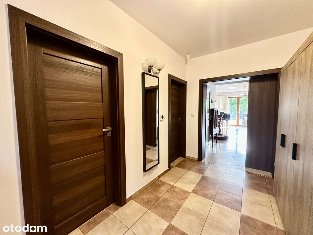 Komfortowy dom wolnostojący z ogrodem | Kościno-8