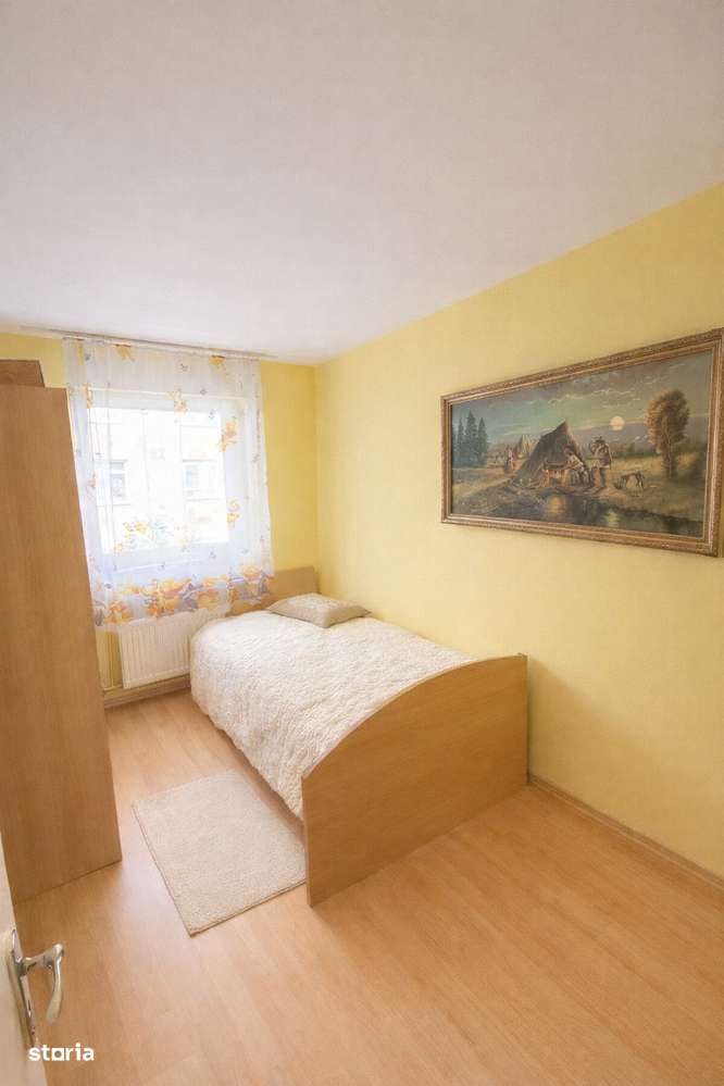 Apartament 3 camere, decomandat, etaj 1/4, mobilat, utilat, zona Astra-1