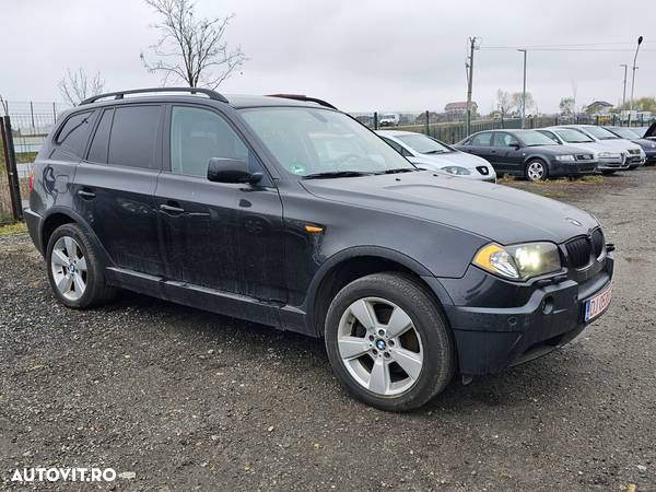 BMW X3 xDrive18d - 13