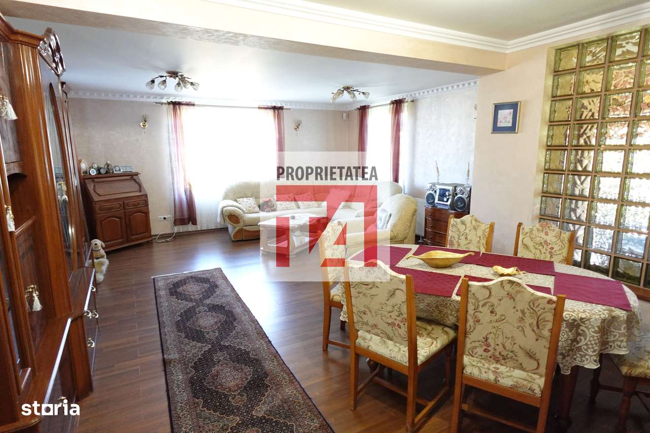 Casa spatioasa si teren de 1500mp Unguras-6
