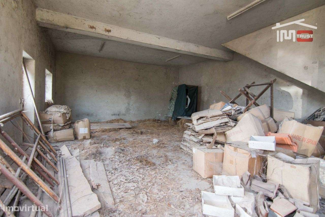 TERRENO URBANO COM EDIFICIO PARA ARRECADAÇÃO, ARRUMOS E GARAGEM COM... - Grande imagem: 5/6