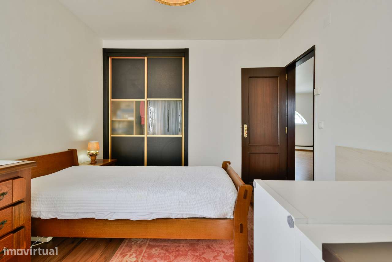 Moradia de Carácter Único no Centro Histórico de Mafra - Grande imagem: 2/34