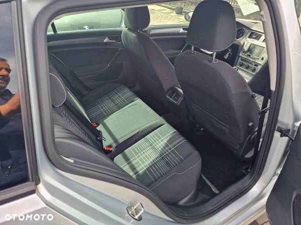 Volkswagen Golf 1.6 TDI BlueMotion Technology Lounge - 15