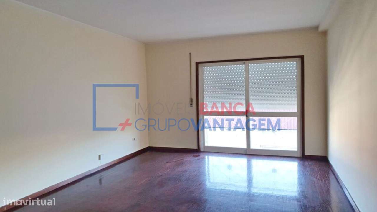 APARTAMENTO T2 - JOVIM (GONDOMAR) - Grande imagem: 2/11