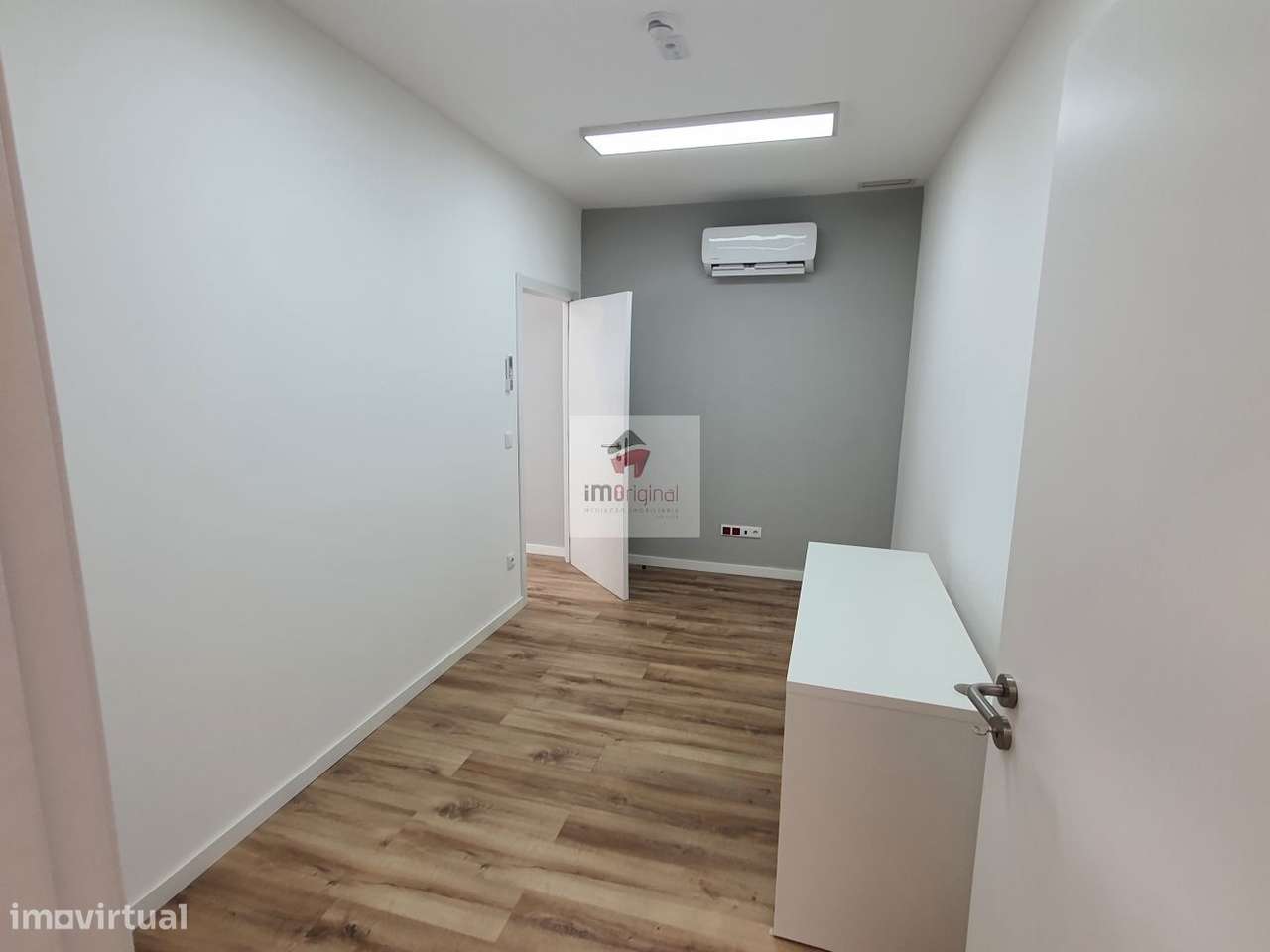 Loja / escritório junto Metro / Câmara de Gaia-13