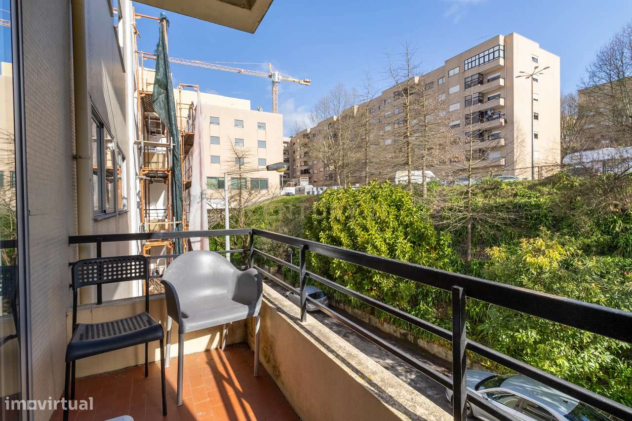 Apartamento T3 com garagem fechada , perto do Centro Histórico . - Grande imagem: 4/24