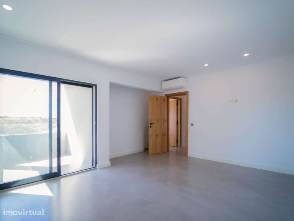 FONTE SANTA - Moradia renovada com jardim piscina próxima da PRAIA - Grande imagem: 4/31