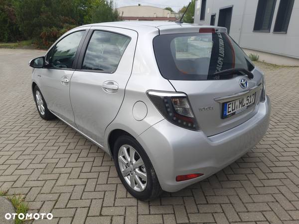 Toyota Yaris Hybrid 1.5 VVT-i - 4