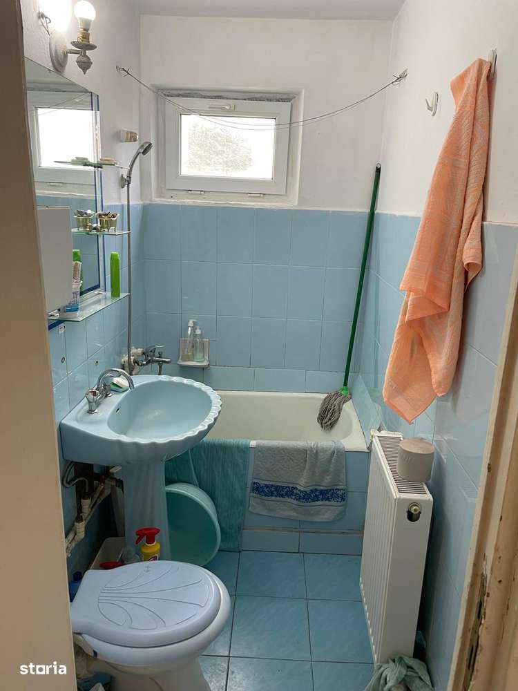 De vanzare apartament 2 camere, zona 200-5