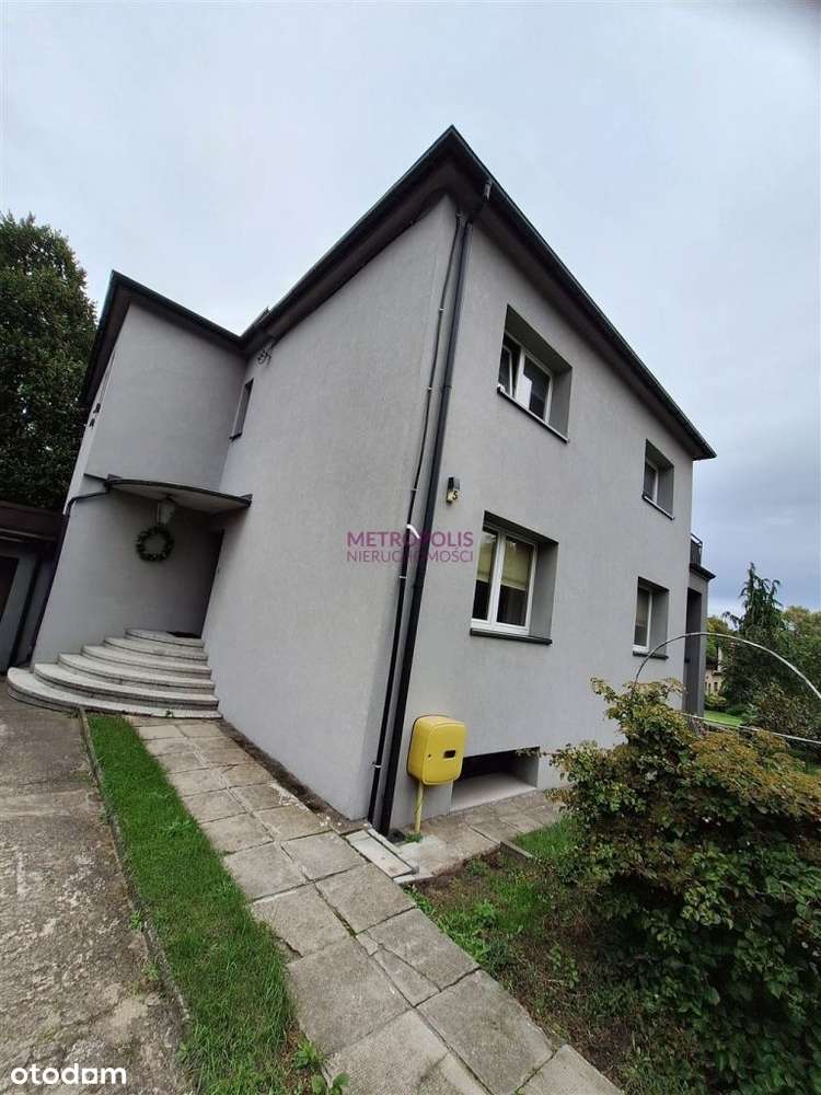 Dom w samym centrum miasta z wyposażeniem-1