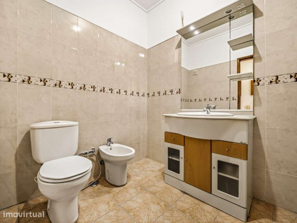 Apartamento T2 em Paio Pires-12