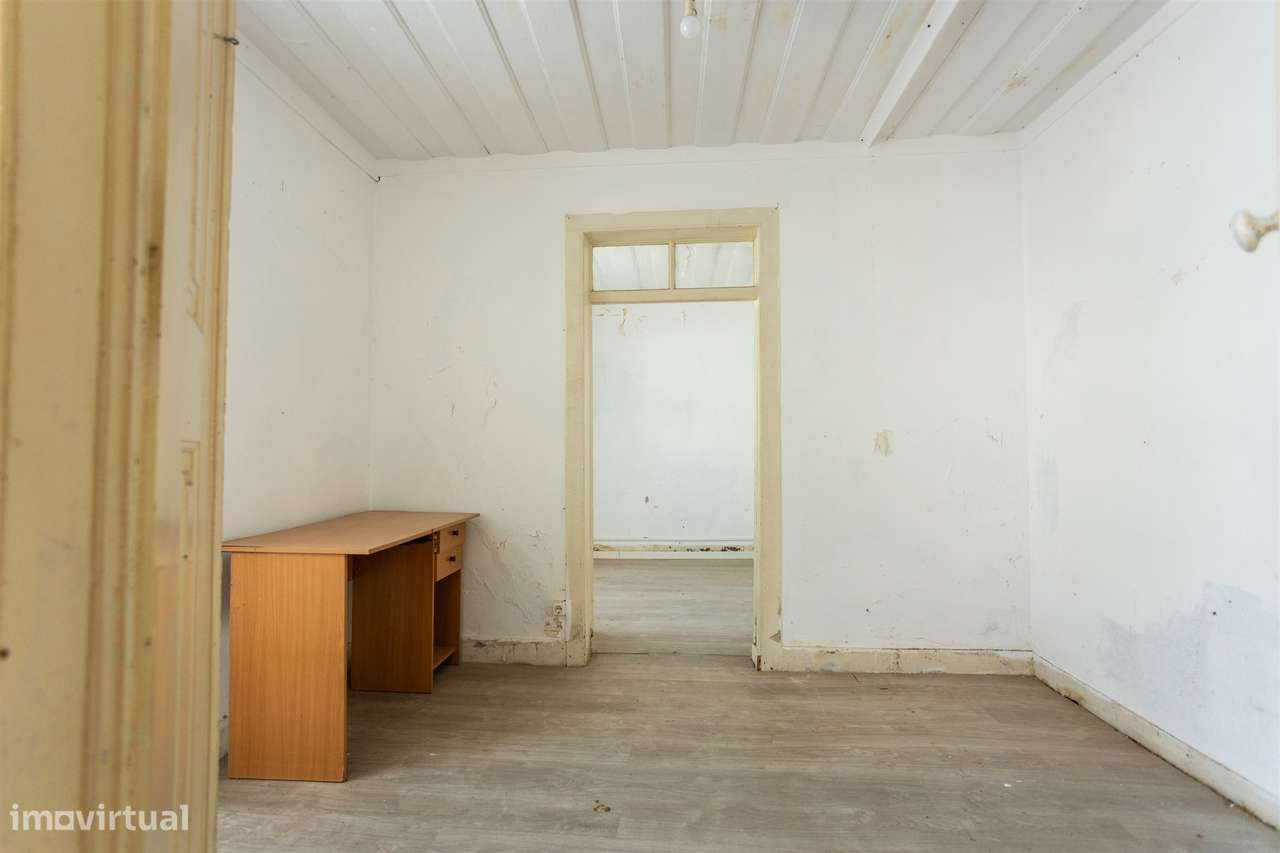 Moradia histórica T6 com piscina e anexo – centro de Salvaterra de Mag-28