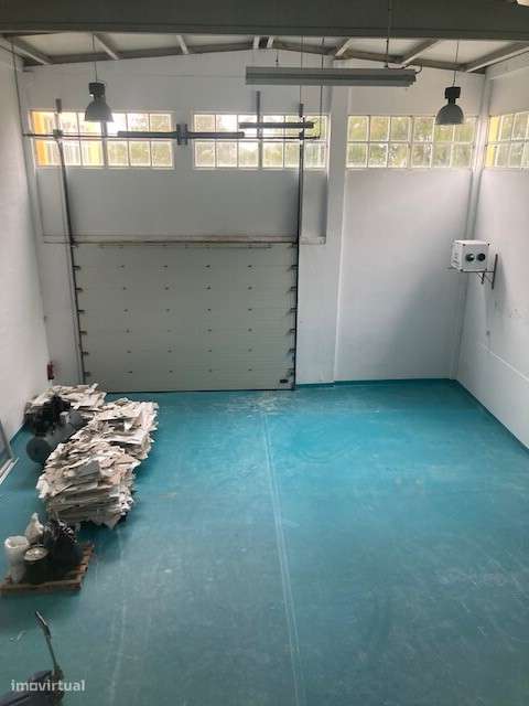 Armazém para arrendar na zona de Sintra, perto do Ral - Grande imagem: 2/7