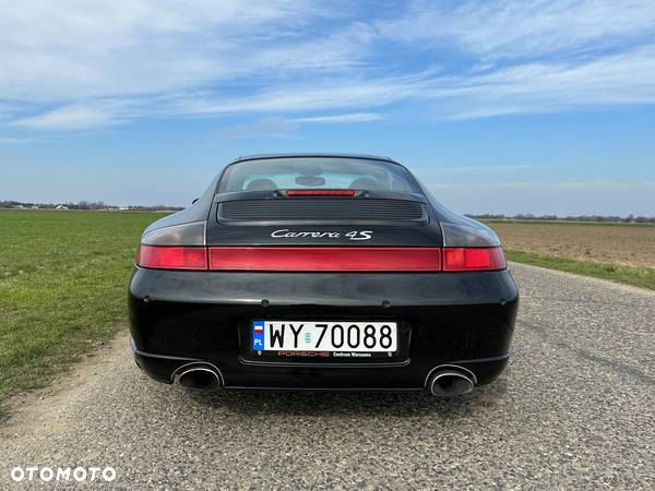 Porsche 911 Carrera 4S - 15