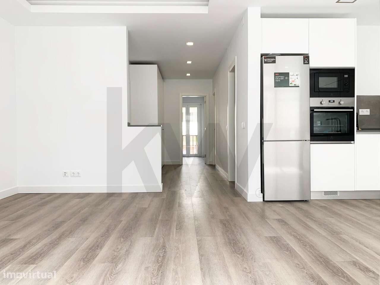 Apartamento T2 com 2 casa de banho Totalmente Remodelado em Queijas - Grande imagem: 3/16