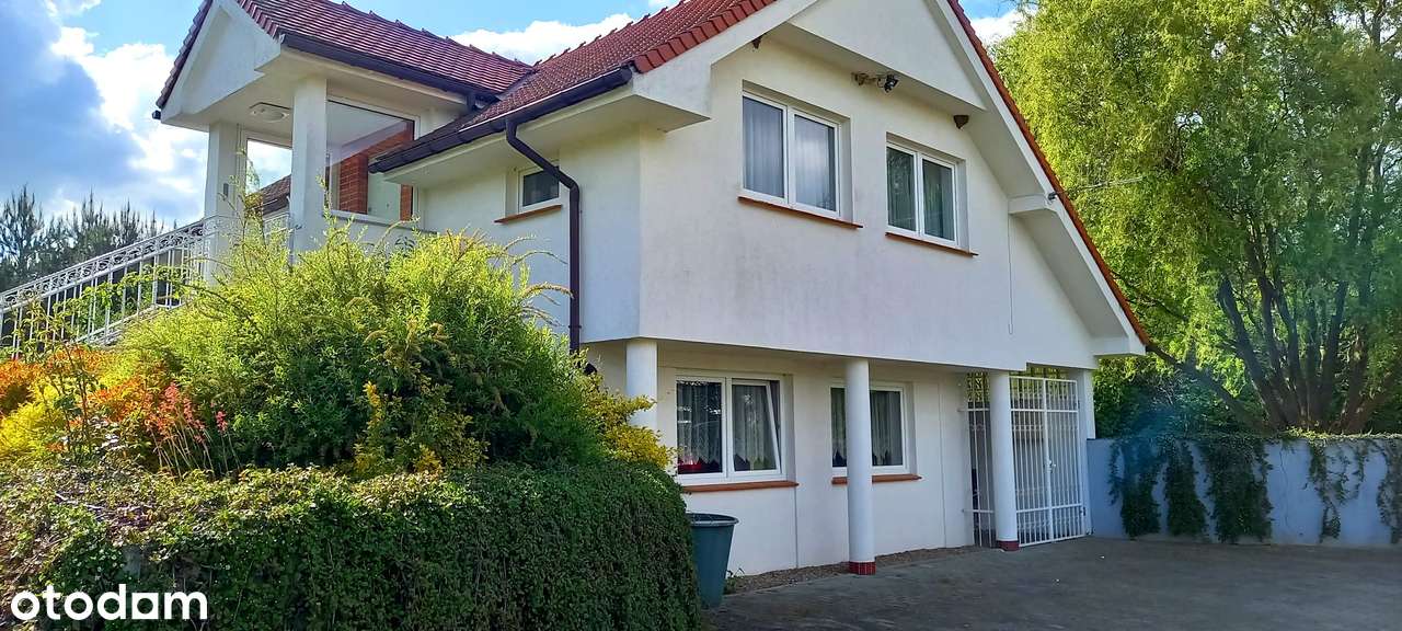 Piękna posiadłość Garbicz 3,8 ha, 5 budynków mieszk., basen, jezioro-12