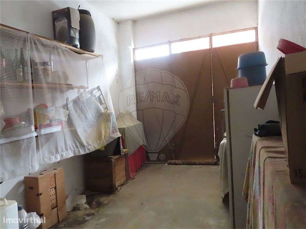 Moradia T2 para venda-24