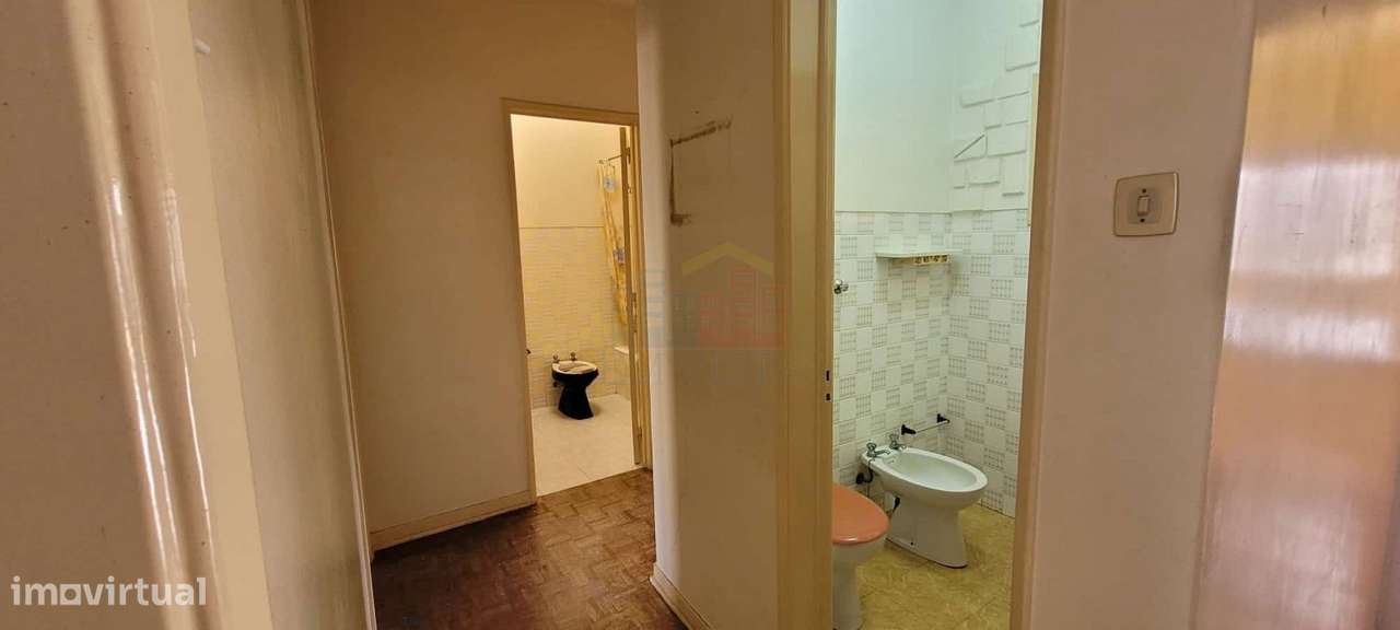 Centro Mem Martins - T4 para remodelação-32