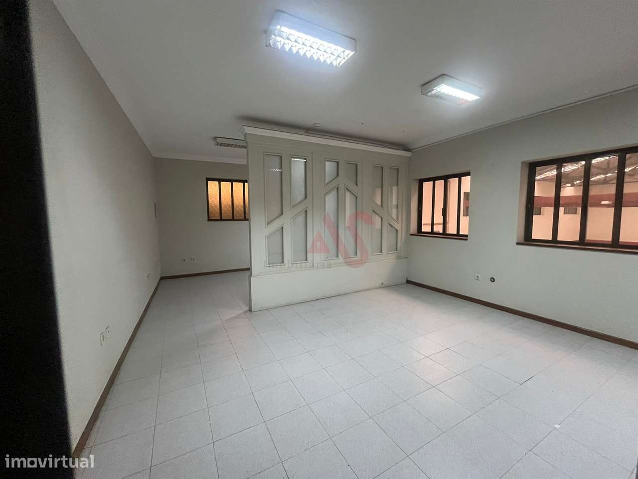 Pavilhão Industrial com Elevado Potencial - Seroa, Paços de Ferreira - Grande imagem: 3/7