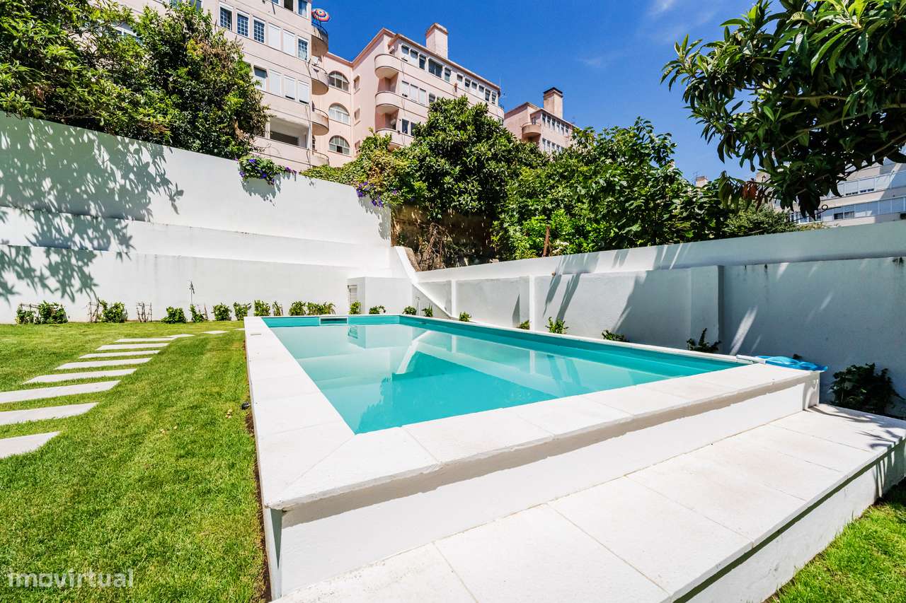 T2+1 Totalmente renovado com piscina | Penha de França |-35