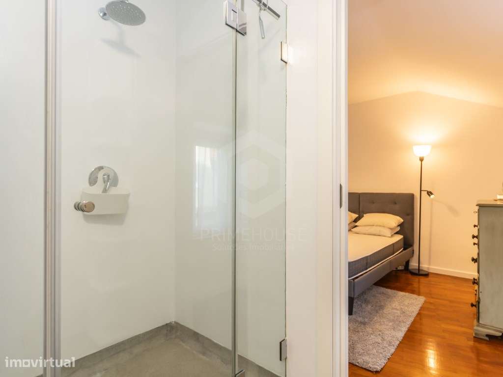 Predio no centro historico do seixal-37