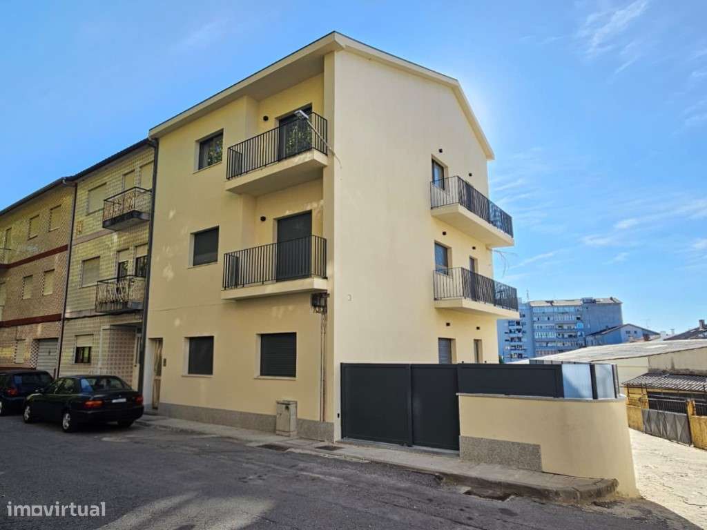 Apartamento T3 Totalmente Renovado - Centro de Braga-0