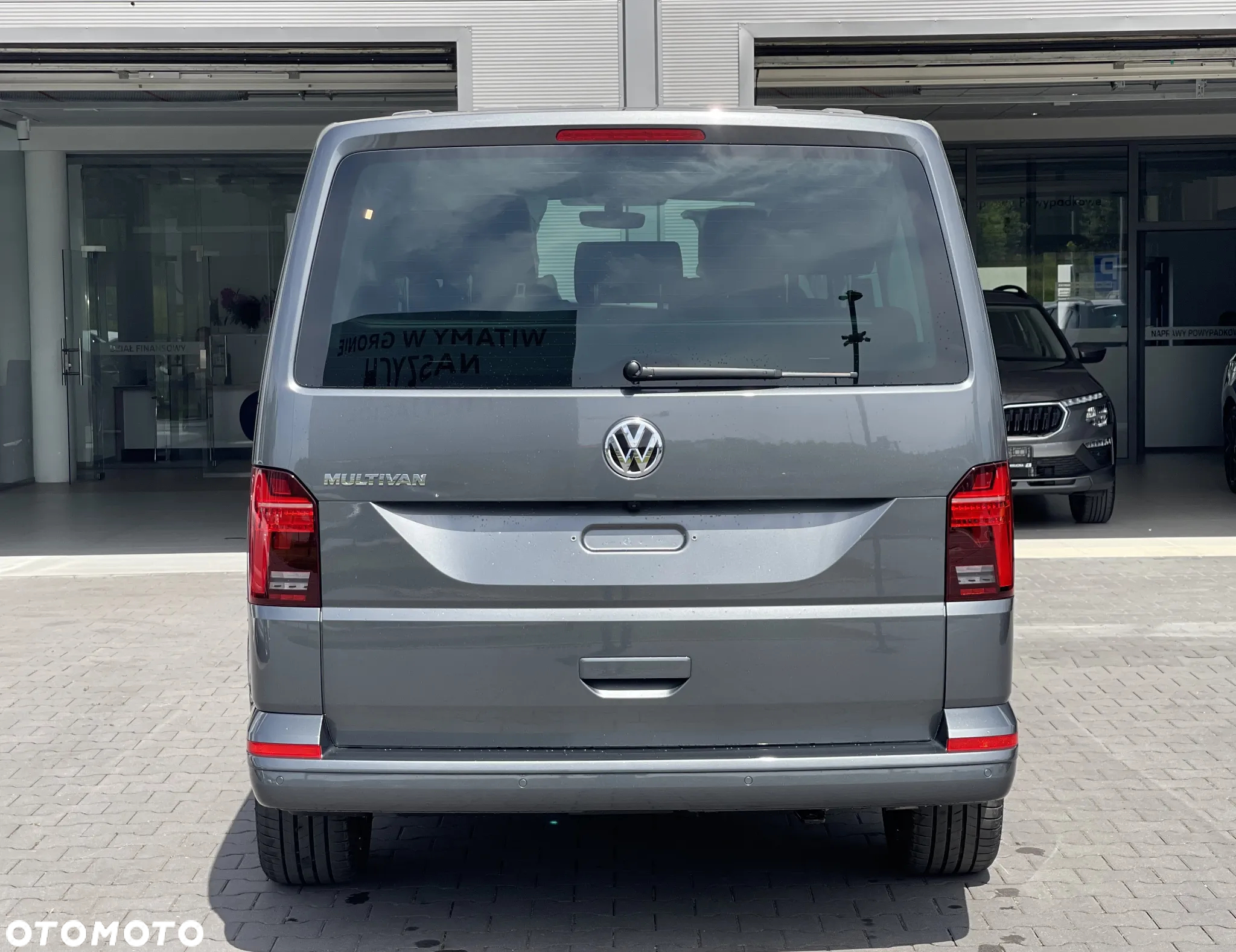 Volkswagen Multivan - 7