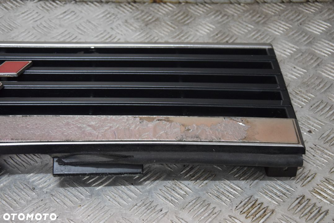 MITSUBISHI PAJERO I GRILL ATRAPA - 5