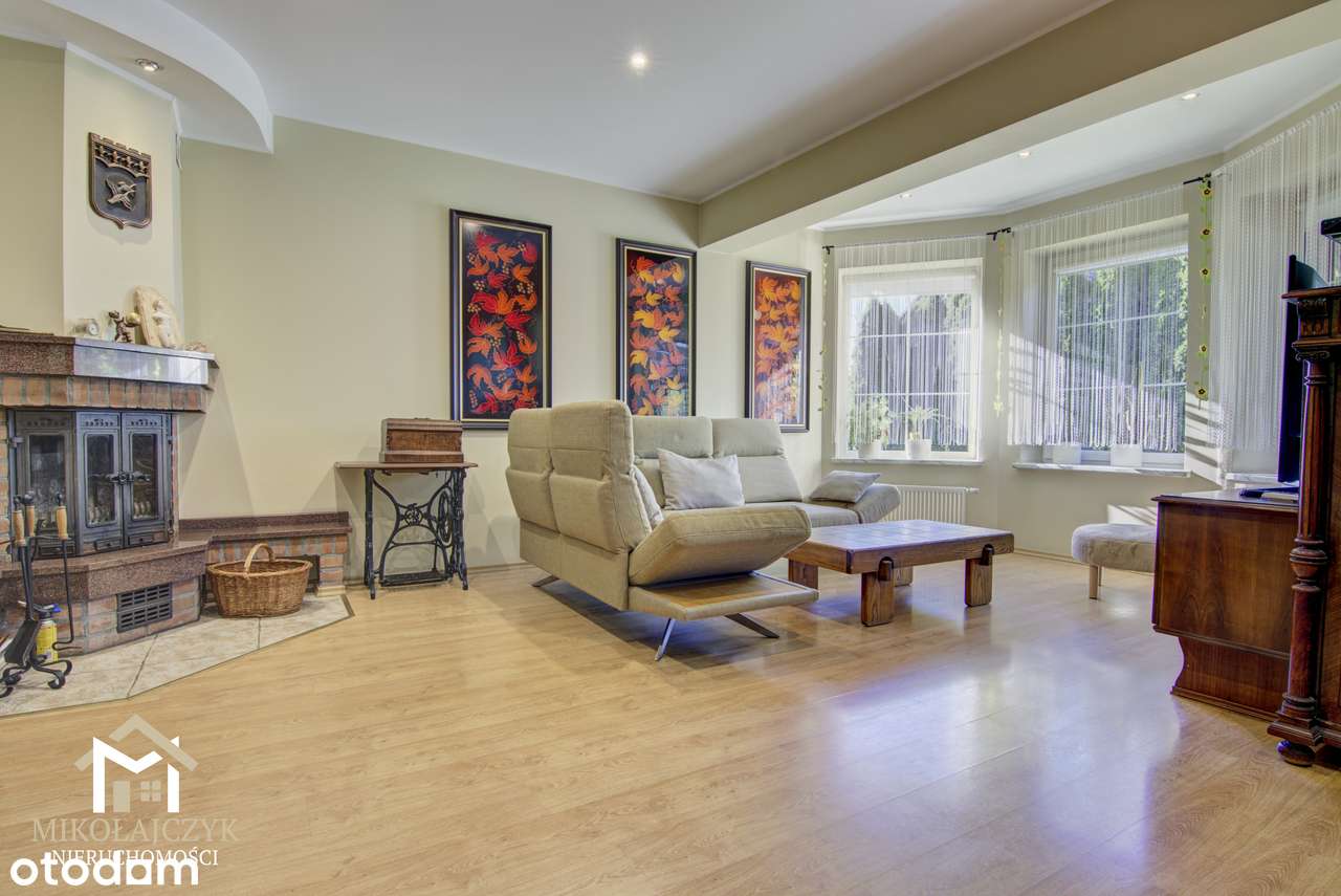 Funkcjonalny dom w Bartoszycach / do zamieszkania / 164 m2-2