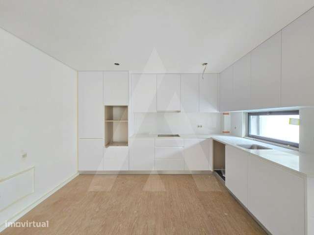 Apartamento T2 Moderno Open Space Com Imensa Luz Natura
