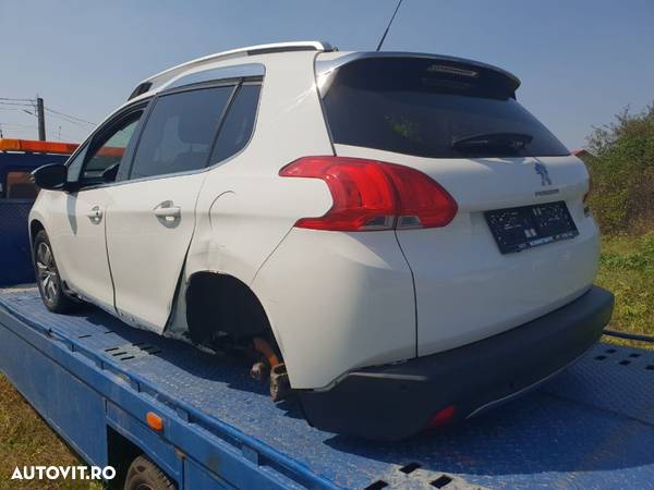 dezmembrez Peugeot 2008 VOLAN STANGA an 2014 motor 1.6hdi 68kw 92cp 9HP cutie de viteze automata usa portiera stanga fata spate navigatie cu touchscreen dezmembrari 207, 208 2008 508 5008 3008 - 4