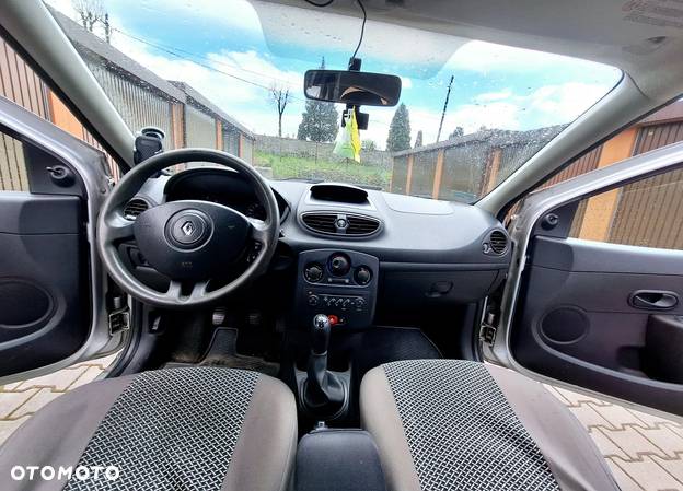 Renault Clio 1.5 dCi Authentique - 11