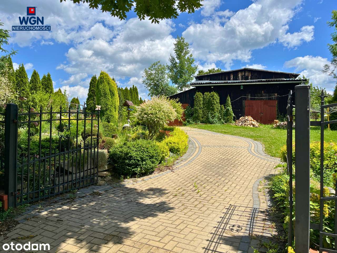 Mieszkanie z dużym ogrodem i działka 9 arów.-1