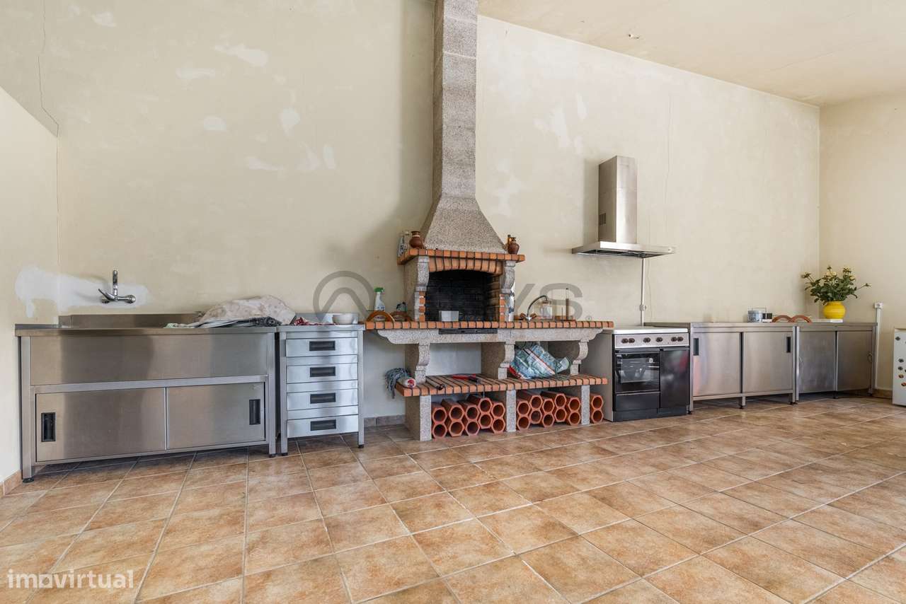 Moradia T4 com Piscina - Nogueira, Braga-30