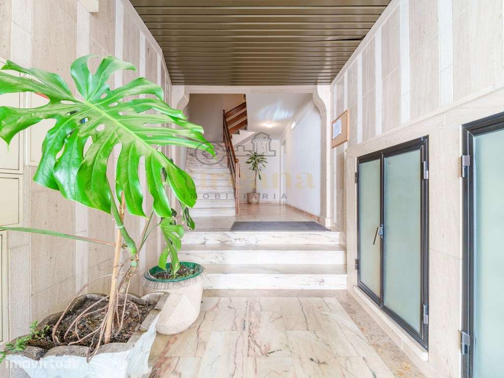 Oportunidade: T3 no Centro de Ourém em Prédio com Elevador-21