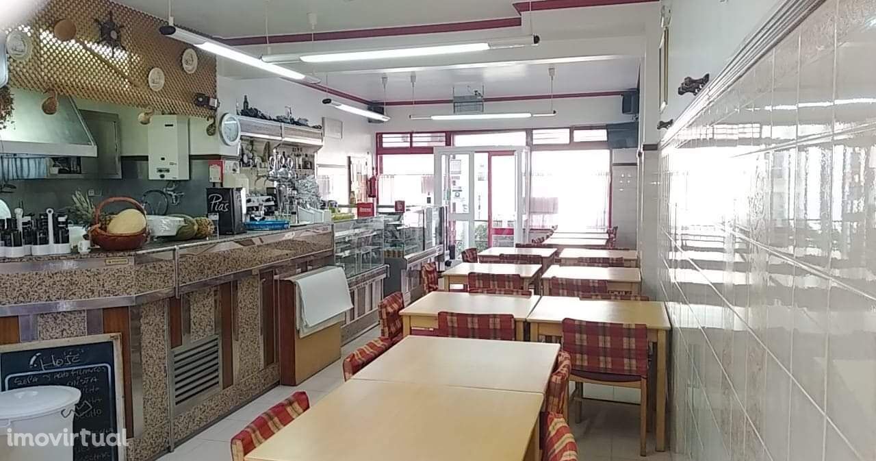 Venda - Restaurante Equipado - Mem Martins - 120 000,00€